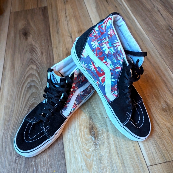 Vans Shoes - Vans high top SK8-HI floral pattern sneakers
